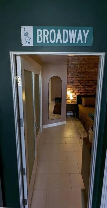 Апартаменти Nyc Styled Loft In Dtla, Sleeps 4 With Free Parking! Лос-Анджелес Екстер'єр фото